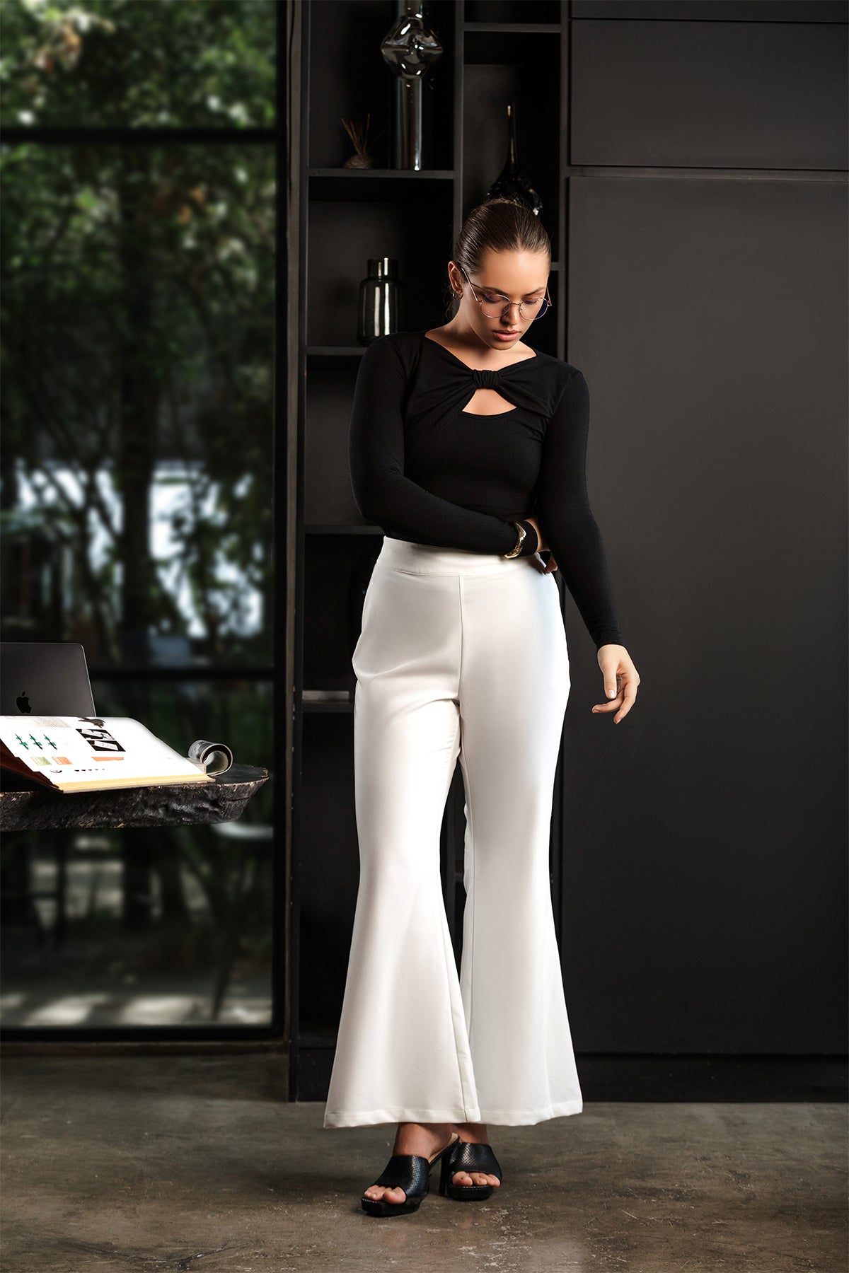 The Statement Knot WW Top