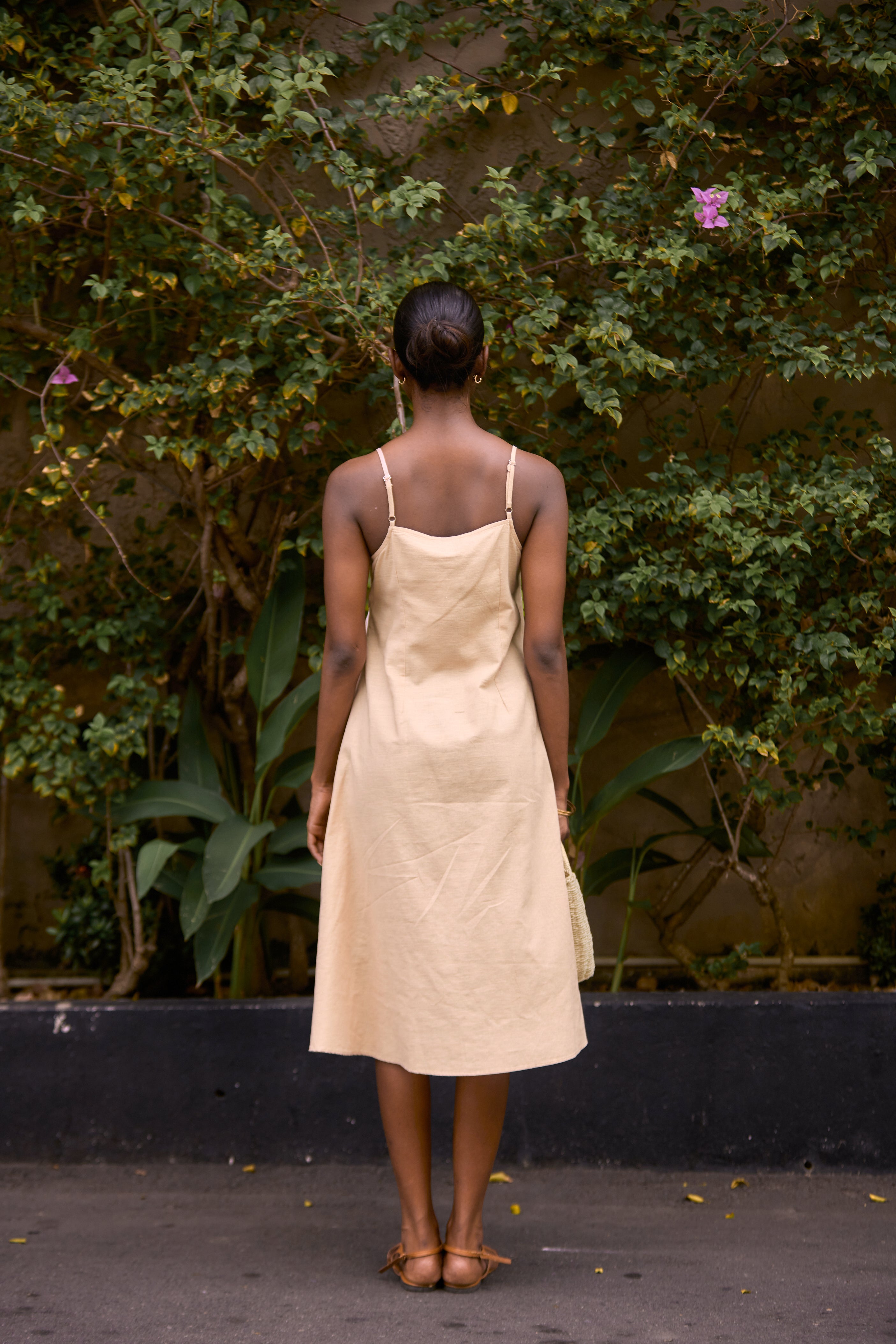rae linen dress First stretch of Spring. Maxi Penelope dress in linen. More dresses online rae-antwerp.com