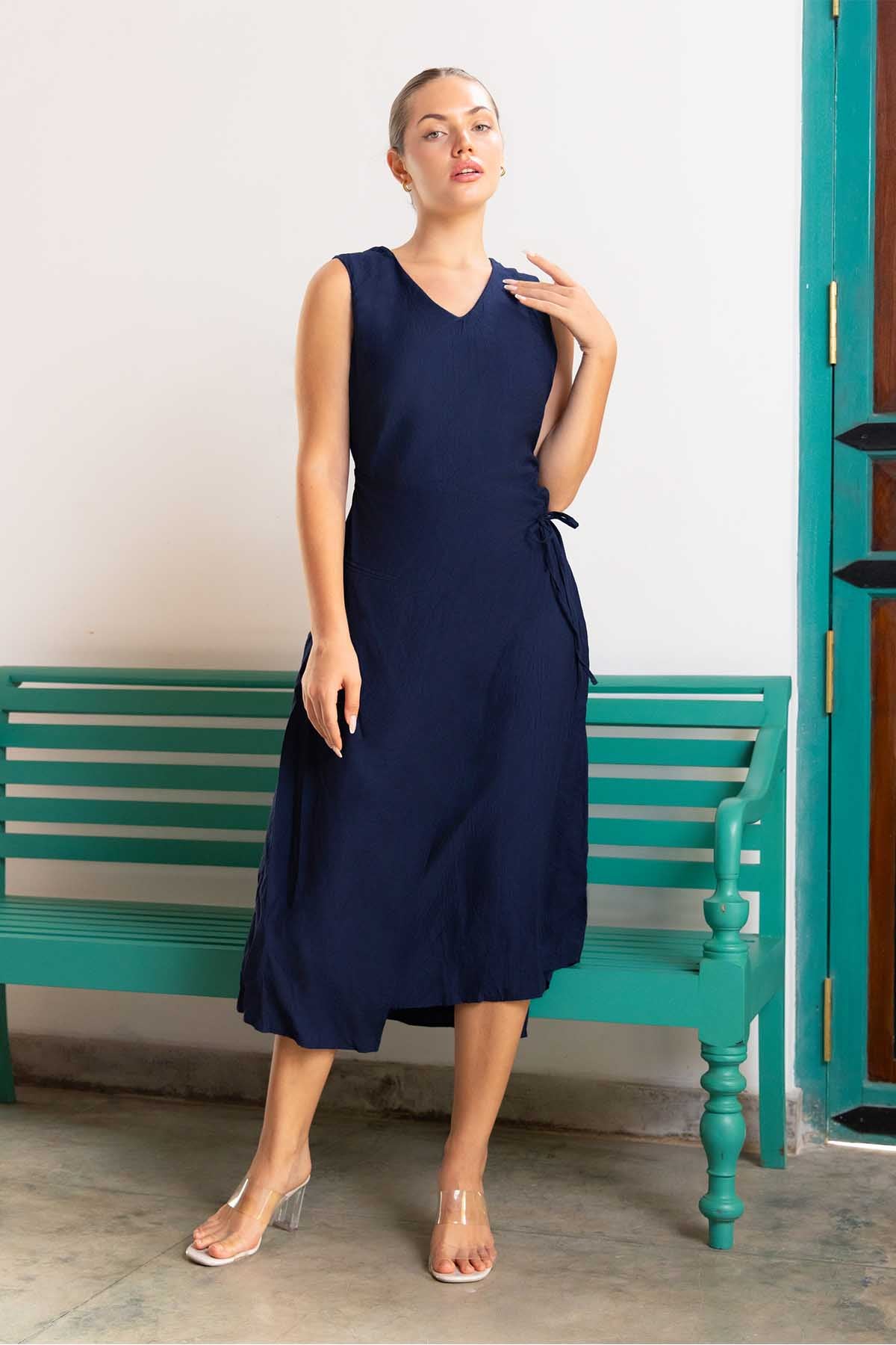 Effortless Edge Midi Dress (Instore by 17th Dec.)